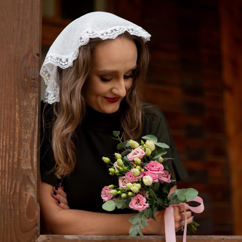 Round white lace mantilla veil
