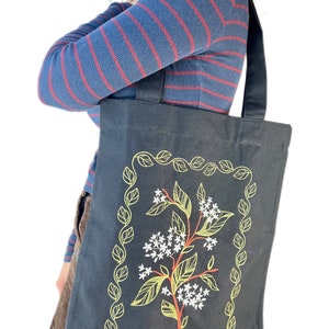 Cotton bag with blooming elderberry embroidery, Eco shopping bag, Beige tote bag, Cotton embroidery shoulder bag, Boho tote bag, Hippie bag imagen 8