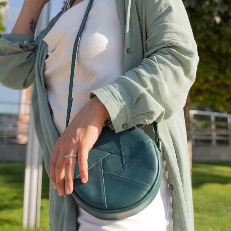 Round Teal Crossbody Bag Genuine Leather Circle Shoulder Bag Minimalist Zipper Purse Small Everyday Bag