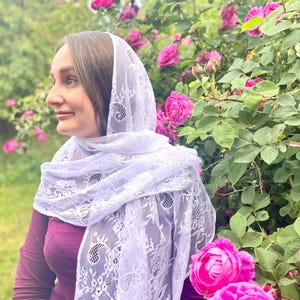 White floral lace mantilla veil for women