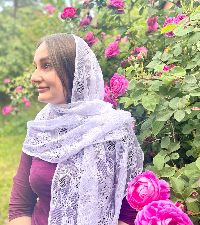 White floral lace mantilla veil for women