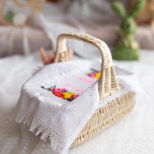 Easter basket cover embroidered