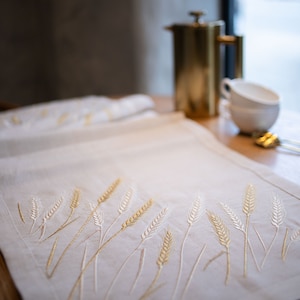 Embroidered Linen Tablecloth with Wheat Motif, Natural White Dining Table Cover, Rustic Farmhouse & Scandinavian Table Decor bild 9