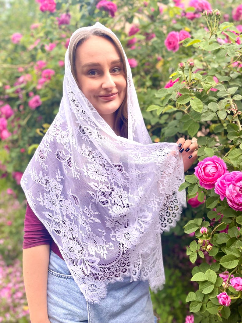 White floral lace mantilla veil for women