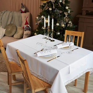 Embroidered white placemats set
