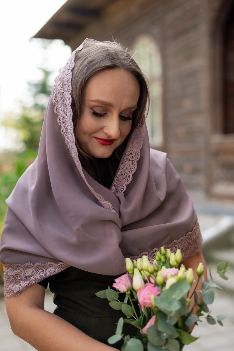 Elegant mauve chiffon mantilla with lace trim