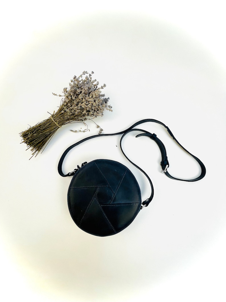 Chic leather cross-body bag
