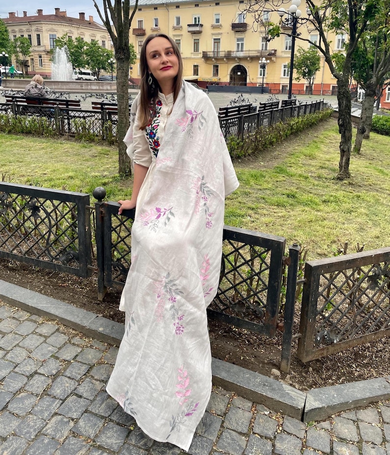 Handloom White Linen Saree with Pink Floral Print, Soft Lightweight Indian Sari for Women, Summer Ethnic Wear, Elegant Festive Outfit