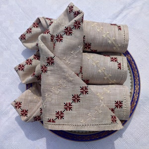Set of embroidered linen napkins, Christmas large napkins, Linen dinner napkins, Everyday napkins, Christmas napkins, Table decor