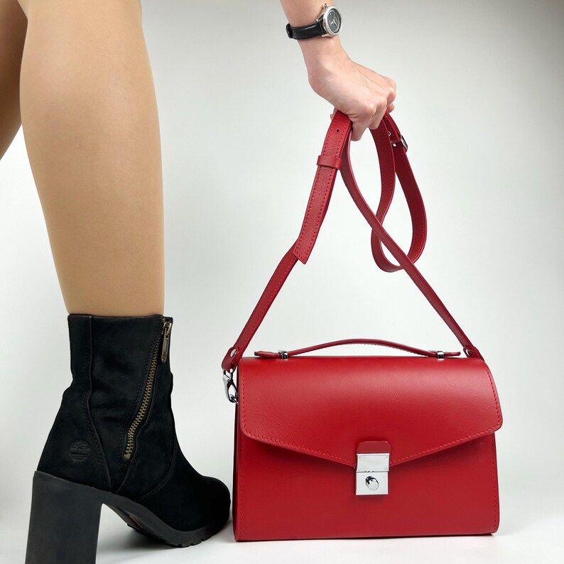 Elegant Red Leather Shoulder Bag