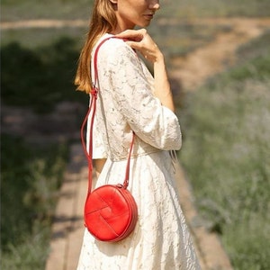 Red Round Crossbody Bag for Women, Small Circle Shoulder Bag, Minimalist Leather Style Purse, Everyday Fashion Accessory