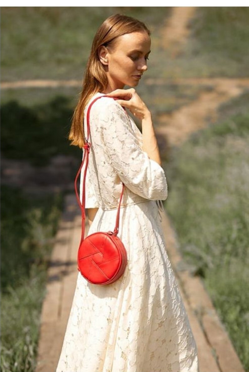 Red Round Crossbody Bag for Women, Small Circle Shoulder Bag, Minimalist Leather Style Purse, Everyday Fashion Accessory