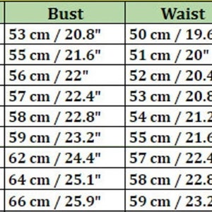 K&ouml;nnte beinhalten: Eine Tabelle mit Ma&szlig;en in Zentimetern und Zoll f&uuml;r Gr&ouml;&szlig;e, Brustumfang, Taille und H&uuml;fte. Die Tabelle zeigt eine Reihe von Gr&ouml;&szlig;en f&uuml;r Damenbekleidung.
