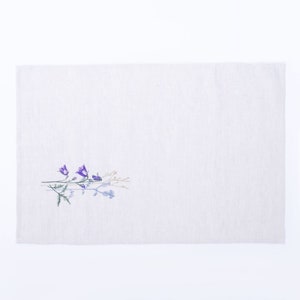 Linen Tablecloth and Napkin Set with Wildflower Embroidery – Rustic Floral Dining Table Set, Country Cottage Style Table Linen Decor