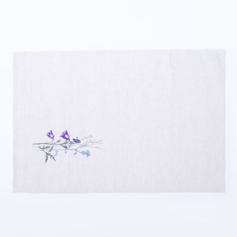 Linen Tablecloth and Napkin Set with Wildflower Embroidery – Rustic Floral Dining Table Set, Country Cottage Style Table Linen Decor