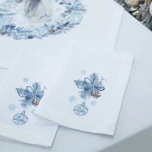 Xmas embroidered blue table runner, Scandi blue runner, Christmas decor, Xmas table set, Runner with embroidered Xmas tree branch with balls 画像 8