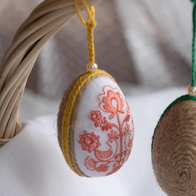 Red folk pattern hanging egg