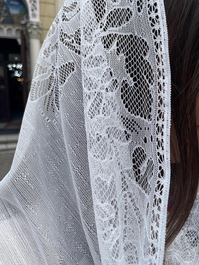 White lace fringe mantilla veil for women