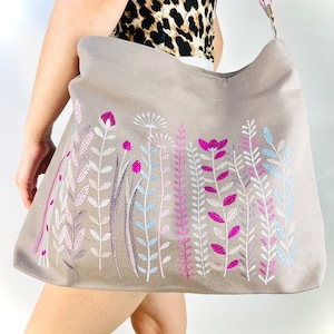 Linen Shoulder Bag with Wildflower Embroidery – Large Fabric Hobo Bag with Adjustable Strap, Floral Folk Design for Everyday Use