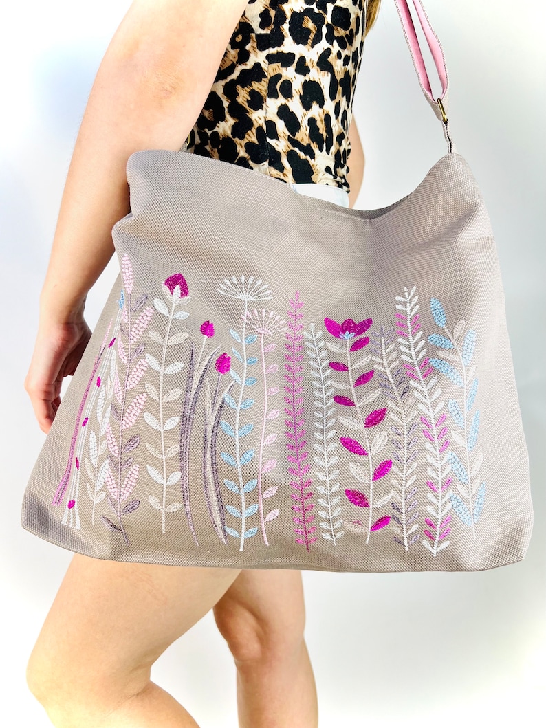 Linen Shoulder Bag with Wildflower Embroidery – Large Fabric Hobo Bag with Adjustable Strap, Floral Folk Design for Everyday Use