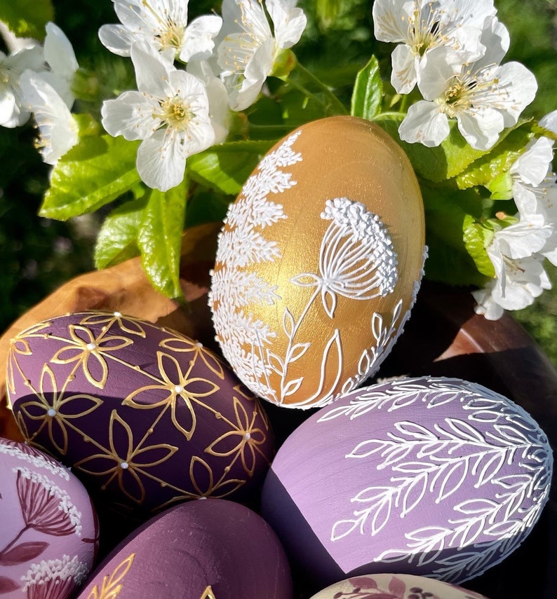Hand-painted wooden Easter eggs set