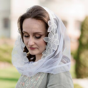 White Chapel Veil Mantilla with Floral Lace, Sheer Church Headscarf Hooded Snood, Modest Orthodox Catholic Mass Wedding Prayer Cover