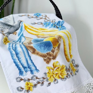 Embroidered Easter Basket Cover