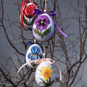 Set of 4 handmade embroidered floral Easter eggs