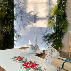 Beige Christmas centrepiece with Embroidered Holiday Wreath and Poinsettias, Elegant Festive Dining Set with Napkins, Winter Pinecone Decor.