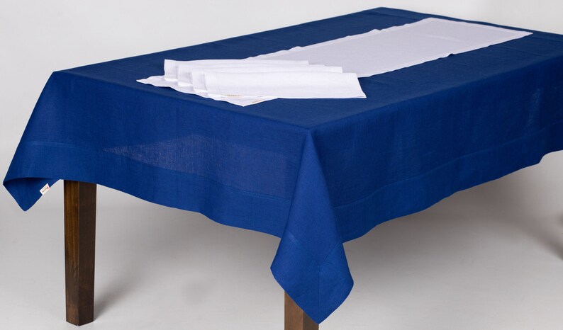 Elegant linen table runner for dining table