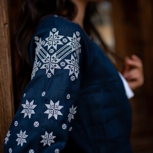 Navy Blue Linen Embroidered Dress for Women. Ukrainian Vyshyvanka Dress with White Geometric Folk Embroidery. Blue linen ukrainian dress with belt and mid-thigh length.