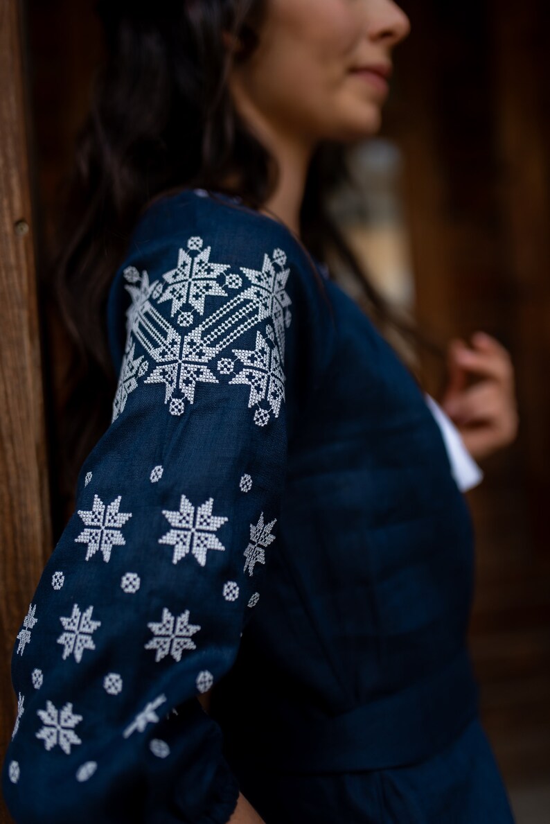 Navy Blue Linen Embroidered Dress for Women. Ukrainian Vyshyvanka Dress with White Geometric Folk Embroidery. Blue linen ukrainian dress with belt and mid-thigh length.