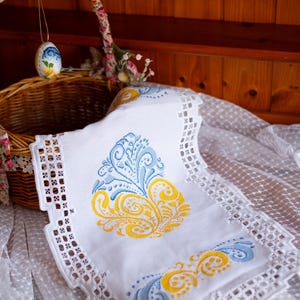 Embroidered Easter Basket Cover Cotton Cloth, Folk Art Basket Liner, Lace Trim Table Textile, Spring Holiday Basket Decoration