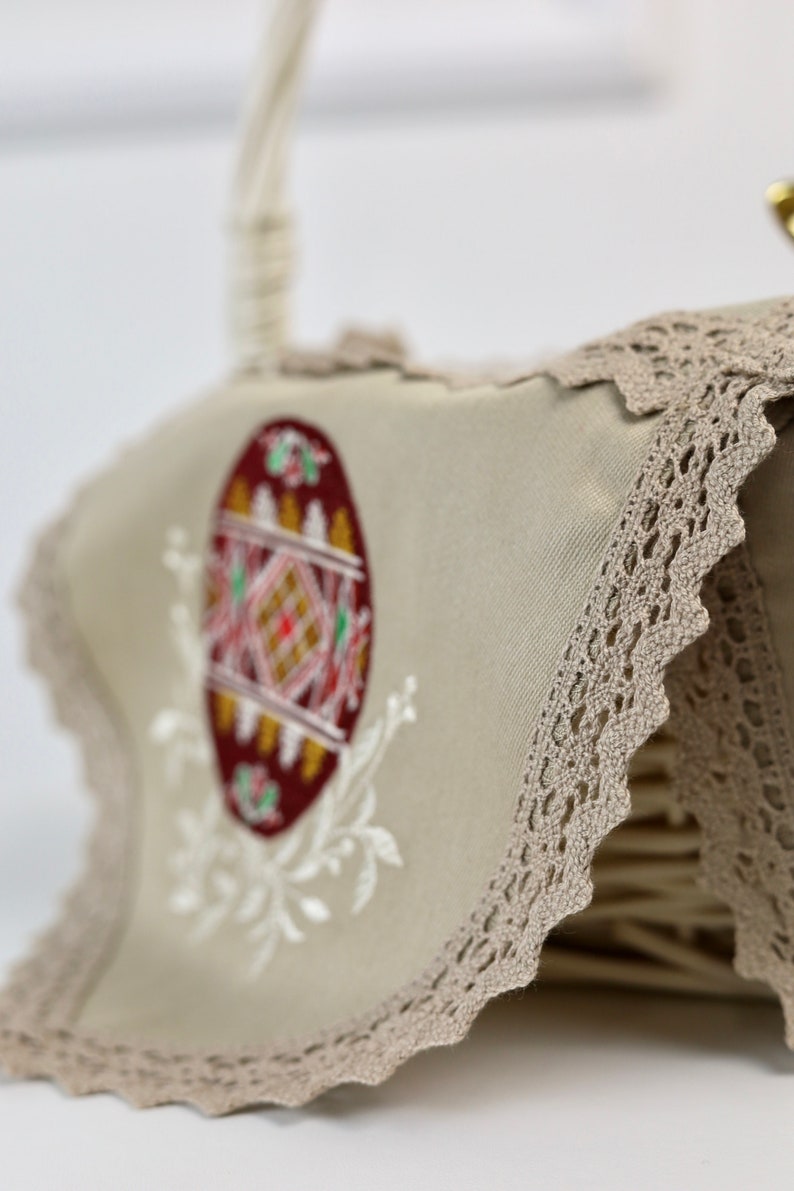 Beige Easter basket cover, Cotton Pascha basket cover, Greek Easter decor, Ukrainian Easter souvenir, Greek Easter gifts, Embroidered napkin bild 3