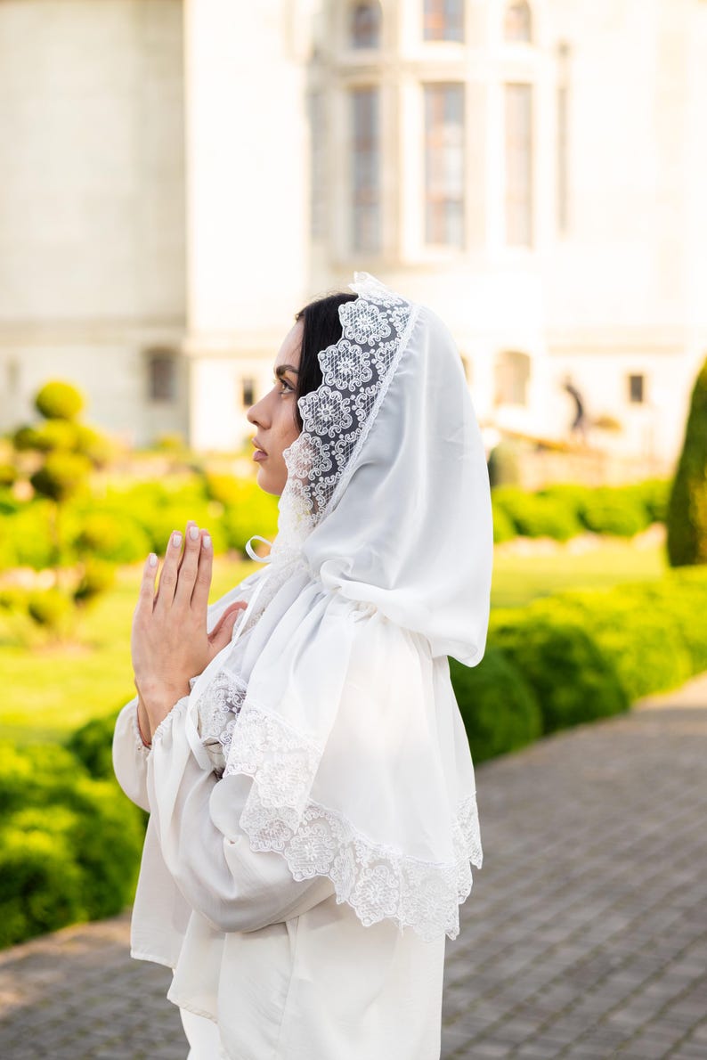 White hooded chapel veil with scalloped lace trim, Catholic prayer hood for mass and worship, Modest church head covering for women
