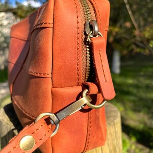Handmade Leather Zipper Pouch, Leather Wristlet Clutch, Small Handmade Leather Bag, Minimalist Leather Pouch for Everyday Use