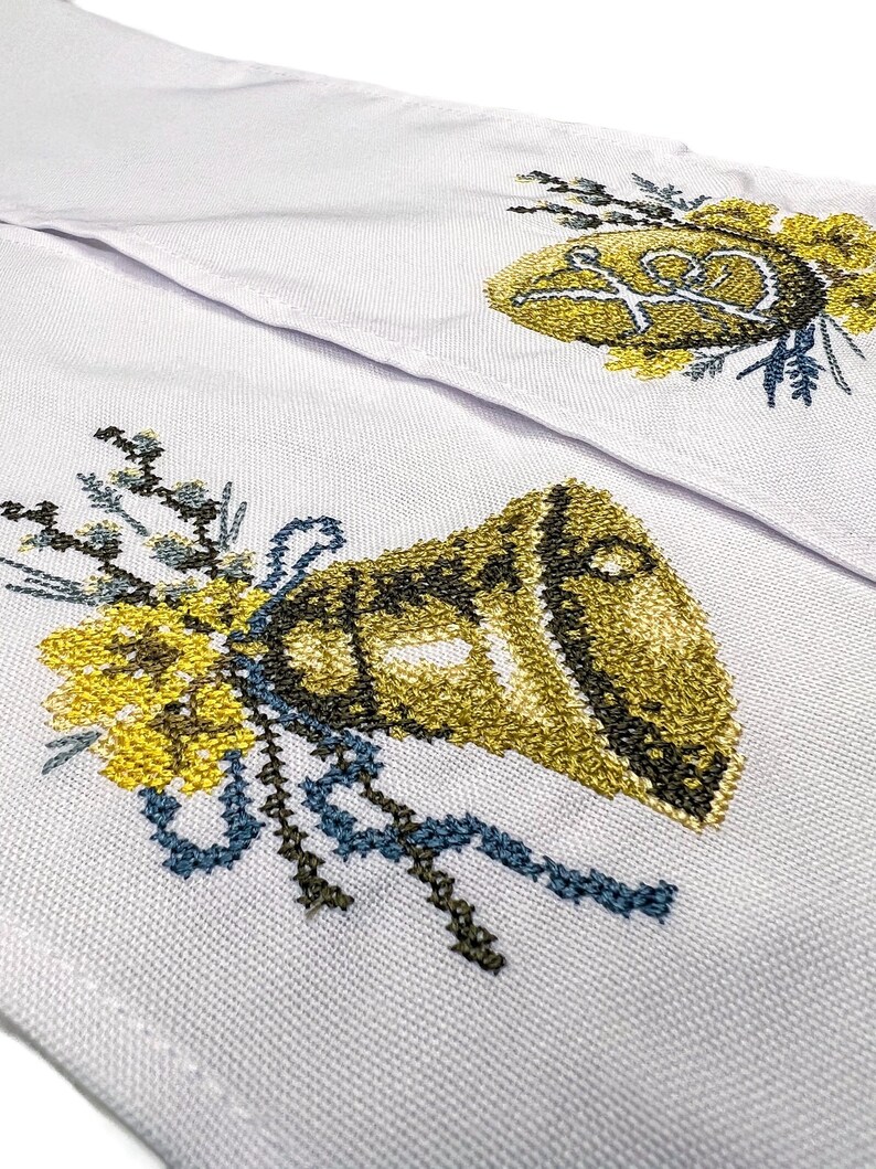 Easter Embroidered Table Topper, Ukrainian Style Linen Napkin, Blue Floral Easter Decor, Spring Table Centerpiece Cloth bild 10
