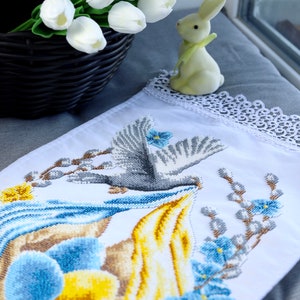 Embroidered Easter Basket Cover