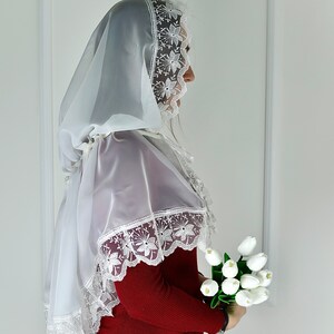 White Lace Chapel Veil for Church, Catholic Head Covering with Floral Lace Trim, Modest Wedding & Prayer Mantilla