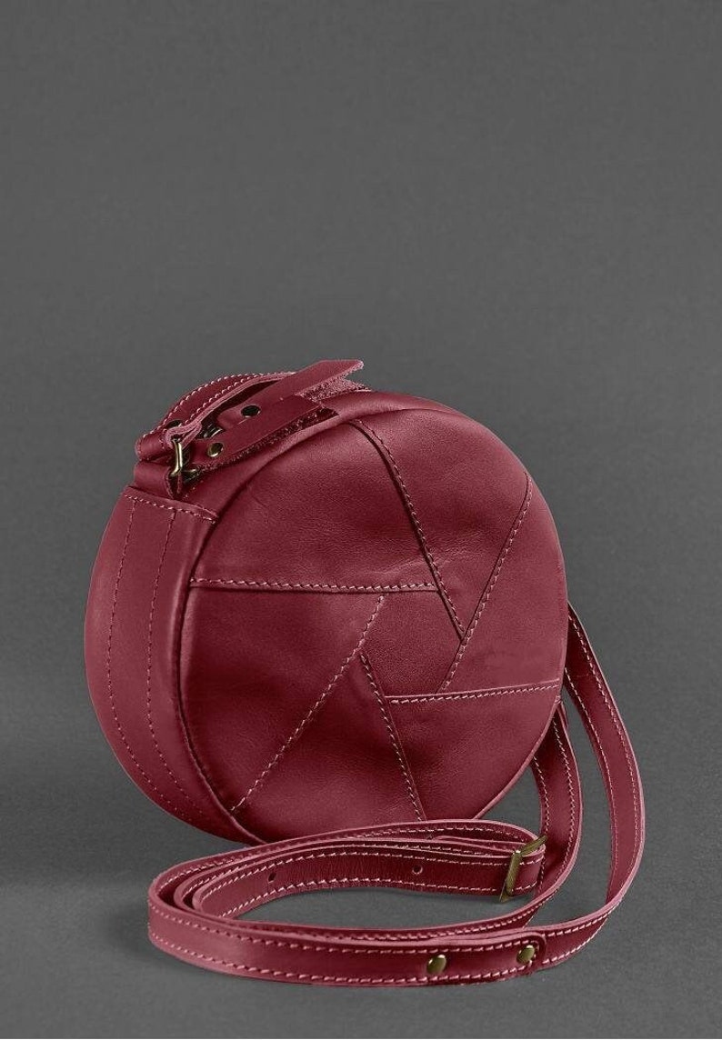 Round Crossbody Bag for Women, Burgundy Circle Shoulder Bag, Compact Everyday Purse with Adjustable Strap, Minimalist Fashion Accessory