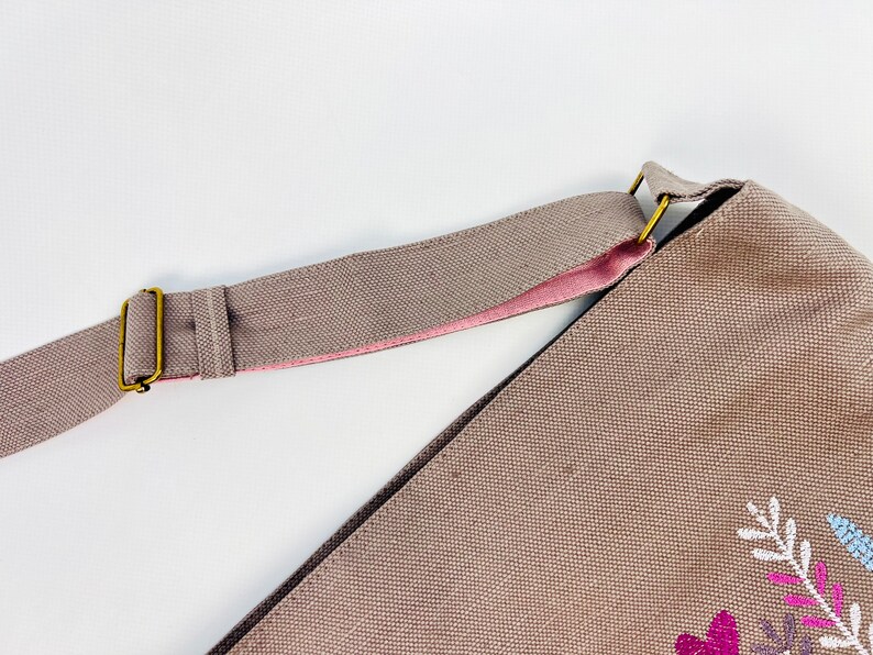 Linen Shoulder Bag with Wildflower Embroidery – Large Fabric Hobo Bag with Adjustable Strap, Floral Folk Design for Everyday Use