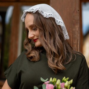 Round white lace mantilla veil