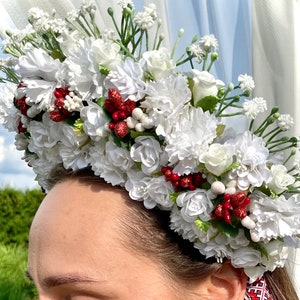 White flower headband for bride, Floral wedding hair wreath, Bridal headpiece, Rustic floral crown, Minimalist headband, Wedding tiara bild 3
