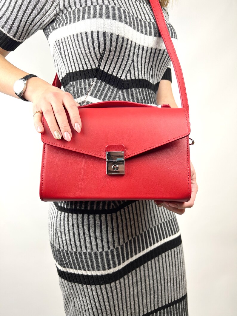 Elegant Red Leather Shoulder Bag