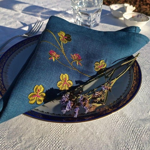 Hand Embroidered Linen Cloth Napkins Set of 6 Floral Etsy