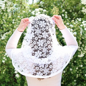 Elegant headscarf with floral lace