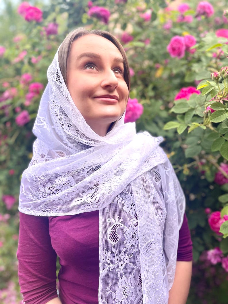 White floral lace mantilla veil for women