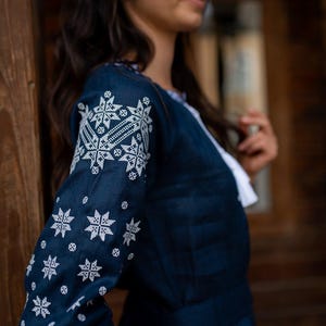 Navy Blue Linen Embroidered Dress for Women. Ukrainian Vyshyvanka Dress with White Geometric Folk Embroidery. Blue linen ukrainian dress with belt and mid-thigh length.