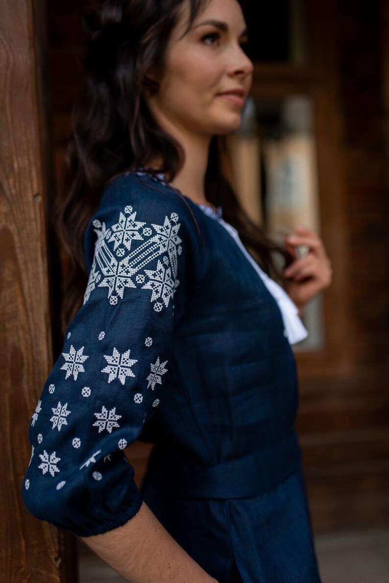 Navy Blue Linen Embroidered Dress for Women. Ukrainian Vyshyvanka Dress with White Geometric Folk Embroidery. Blue linen ukrainian dress with belt and mid-thigh length.