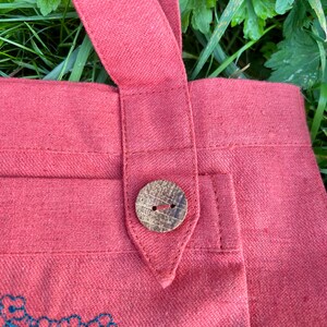 Stylish linen tote bag with embroidered floral design